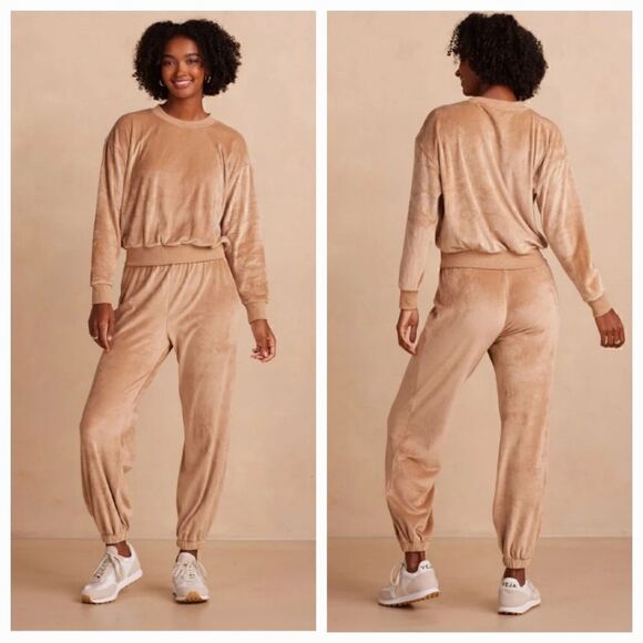 NEW Summersalt 2 PC The Plush Velour Relaxed Crew and Jogger in Fawn Size Medium - Picture 1 of 16